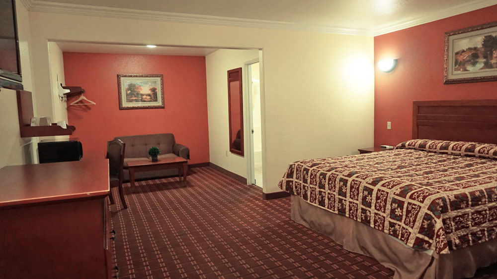 Regency Inn & Suites Downey Exterior photo